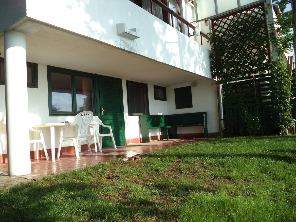 Napkelte Apartman Тихань Екстер'єр фото
